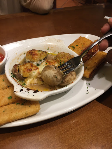 Italian Restaurant «Olive Garden», reviews and photos, 3140 Naglee Rd, Tracy, CA 95304, USA