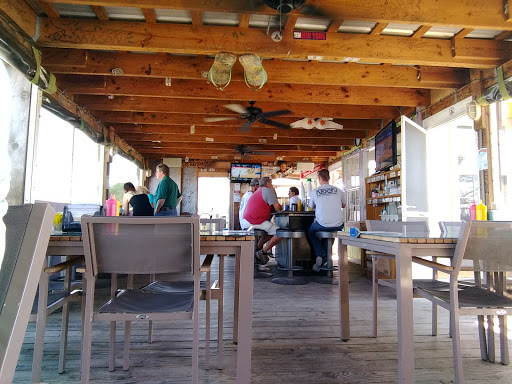 Bar «Buzzard Beach», reviews and photos, 2050 W Burleigh Blvd, Tavares, FL 32778, USA