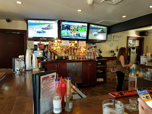 Bar & Grill «Jerzies Sports Bar & Grill», reviews and photos, 202 Newell St, Southington, CT 06489, USA