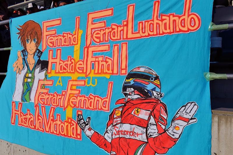 анимешный баннер болельщиков Фернандо Алонсо на Гран-при Японии 2013