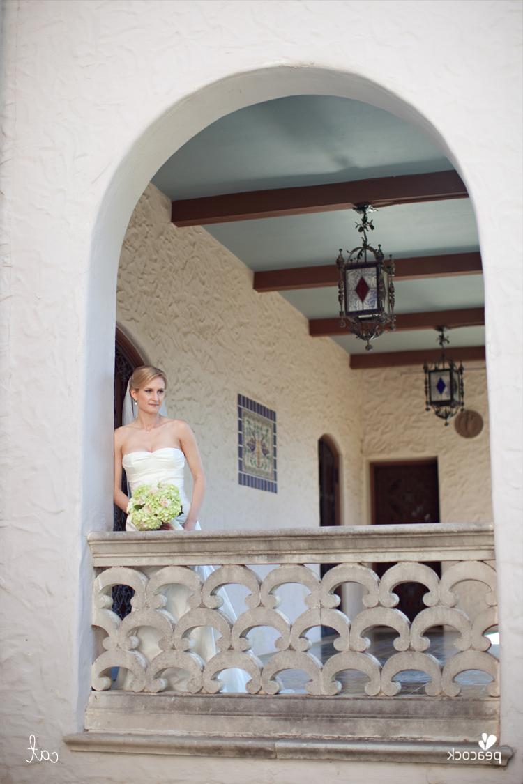 how to decorate wedding arches