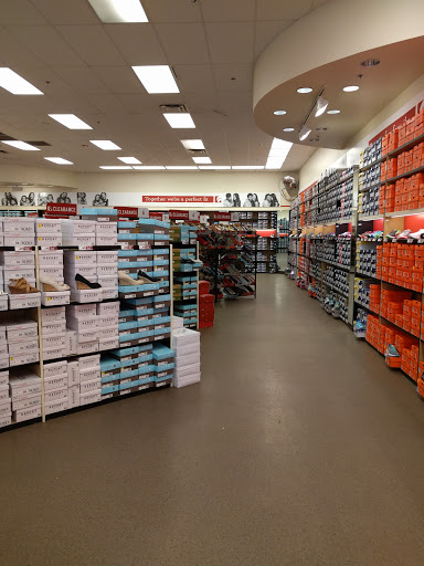 Shoe Store «Famous Footwear», reviews and photos, 1430 N Litchfield Rd, Goodyear, AZ 85395, USA
