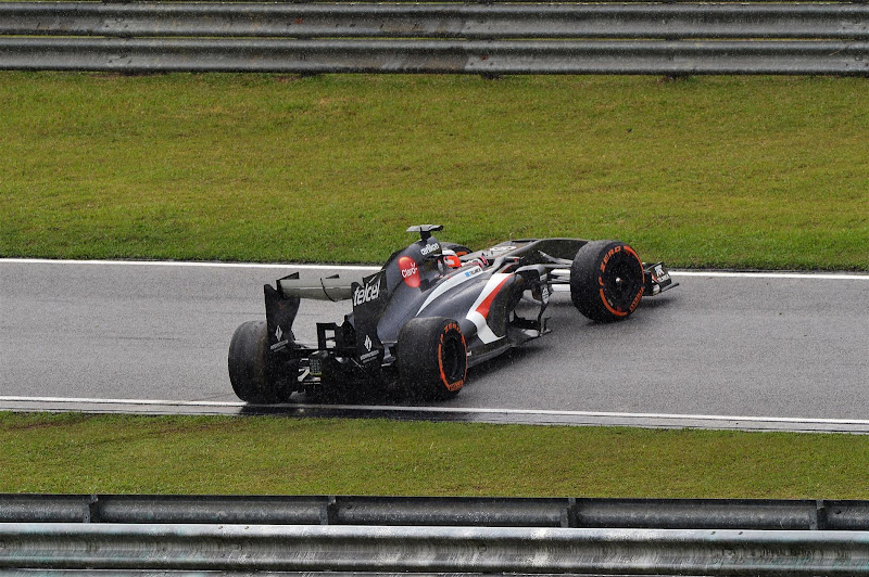 Нико Хюлькенберг на Sauber перегородил дорогу на Гран-при Малайзии 2013
