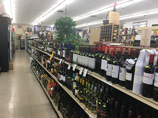 Liquor Store «Rosemont Liquors», reviews and photos, 9515 W Higgins Rd, Rosemont, IL 60018, USA