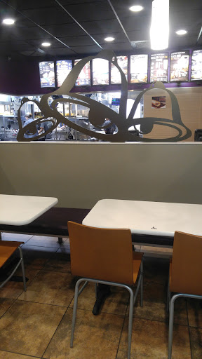 Mexican Restaurant «Taco Bell», reviews and photos, 198 NJ-73, West Berlin, NJ 08091, USA