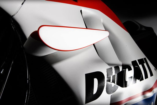 2016-ducati-team-motogp-foto-ufficiali-12.jpg