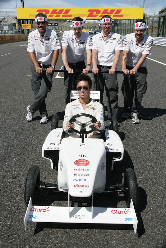 Камуи Кобаяши и команда Sauber Soapbox на Гран-при Японии 2011