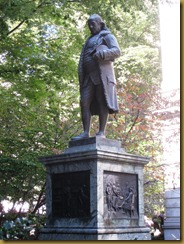 Benjamin_Franklin_statue,_Old_City_Hall,_Boston_-_1