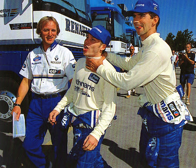 Деймон Хилл душит Жака Вильнева на Гран-при Японии 1996