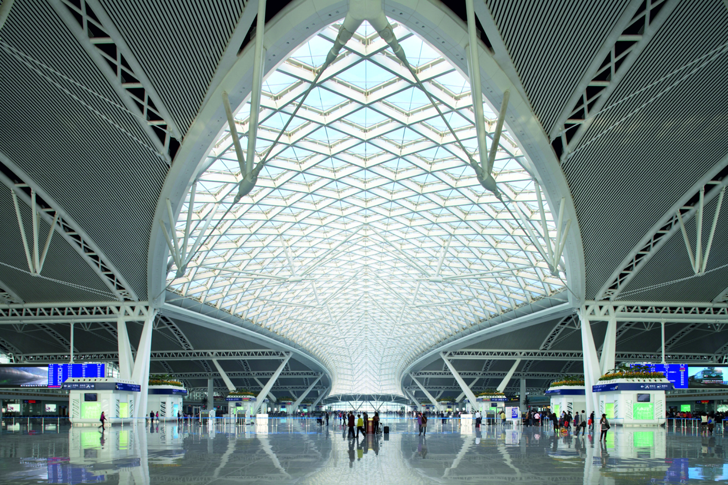 1号 Fuqian Rd, Yuexiu, Guangzhou, Quantung, Cina: [GUANGZHOU SOUTH RAILWAY STATION BY TFP FARRELLS]