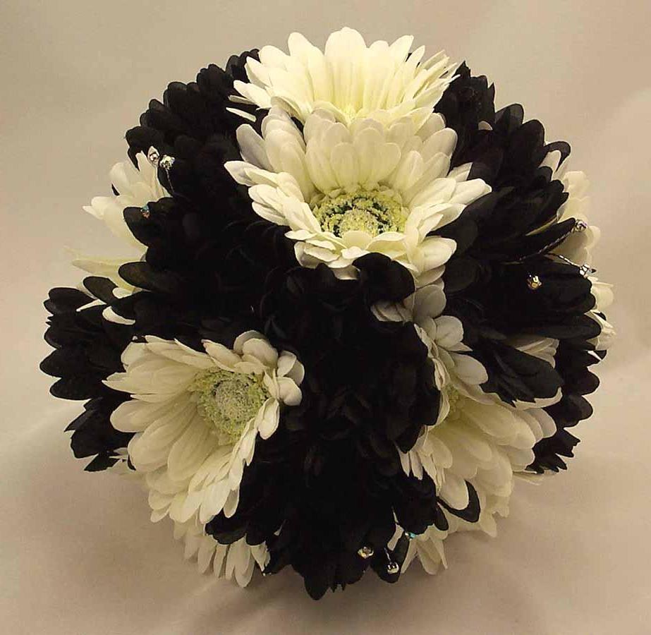 Black & White Gerbera Posy