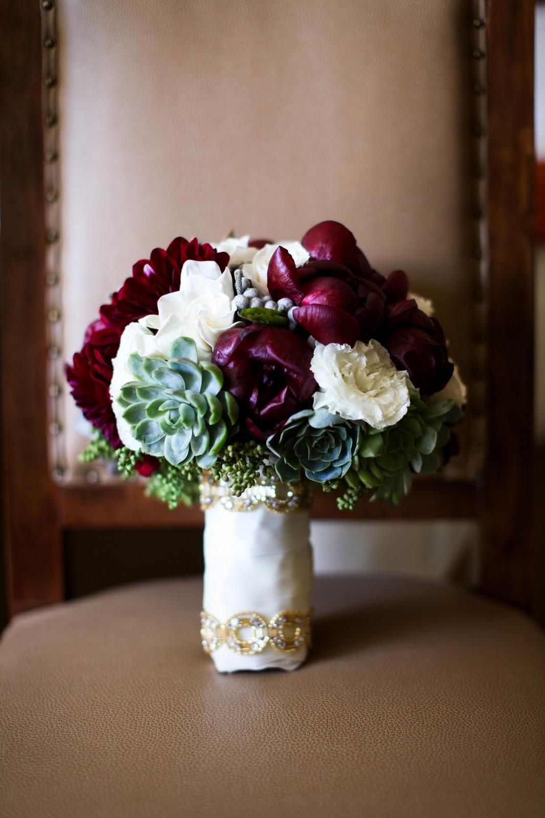 white and blue rose bouquets