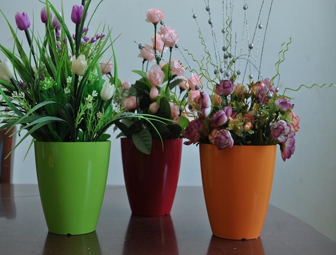 beautiful plastic pots which are very colorful