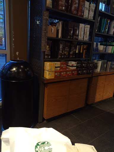 Coffee Shop «Starbucks», reviews and photos, 200 Main St, White Plains, NY 10601, USA