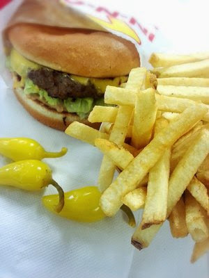 Hamburger Restaurant «In-N-Out Burger», reviews and photos, 18062 Beach Blvd, Huntington Beach, CA 92648, USA