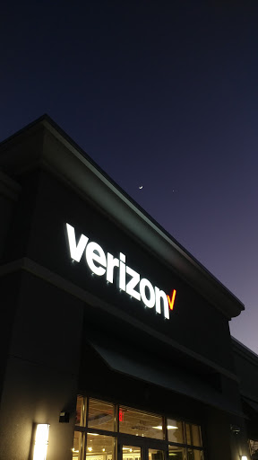 Cell Phone Store «Verizon», reviews and photos, 4782 Millenia Plaza Way, Orlando, FL 32839, USA