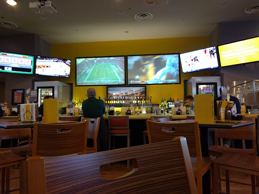 Chicken Wings Restaurant «Buffalo Wild Wings», reviews and photos, 3011 Westgate Mall, Fairview Park, OH 44126, USA