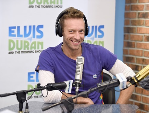 Chris Martin Chris Martin Visits Elvis Duran f3HQe3ygrTYx