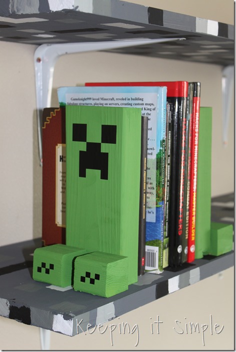 Easy-DIY-Minecraft-Creeper-Book-Ends (11)