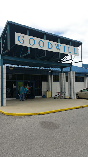 Thrift Store «Goodwill Retail Store, Career Training Center, & Donation Center», reviews and photos