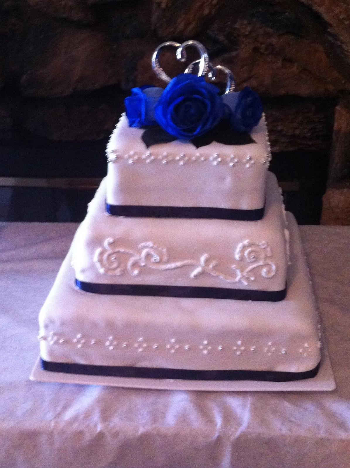 wedding cakes navy blue silver