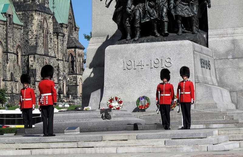 tomb-of-unknown-soldier-canada