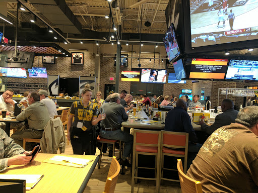 Chicken Wings Restaurant «Buffalo Wild Wings», reviews and photos, 2475 Cobbs Ford Rd, Prattville, AL 36066, USA