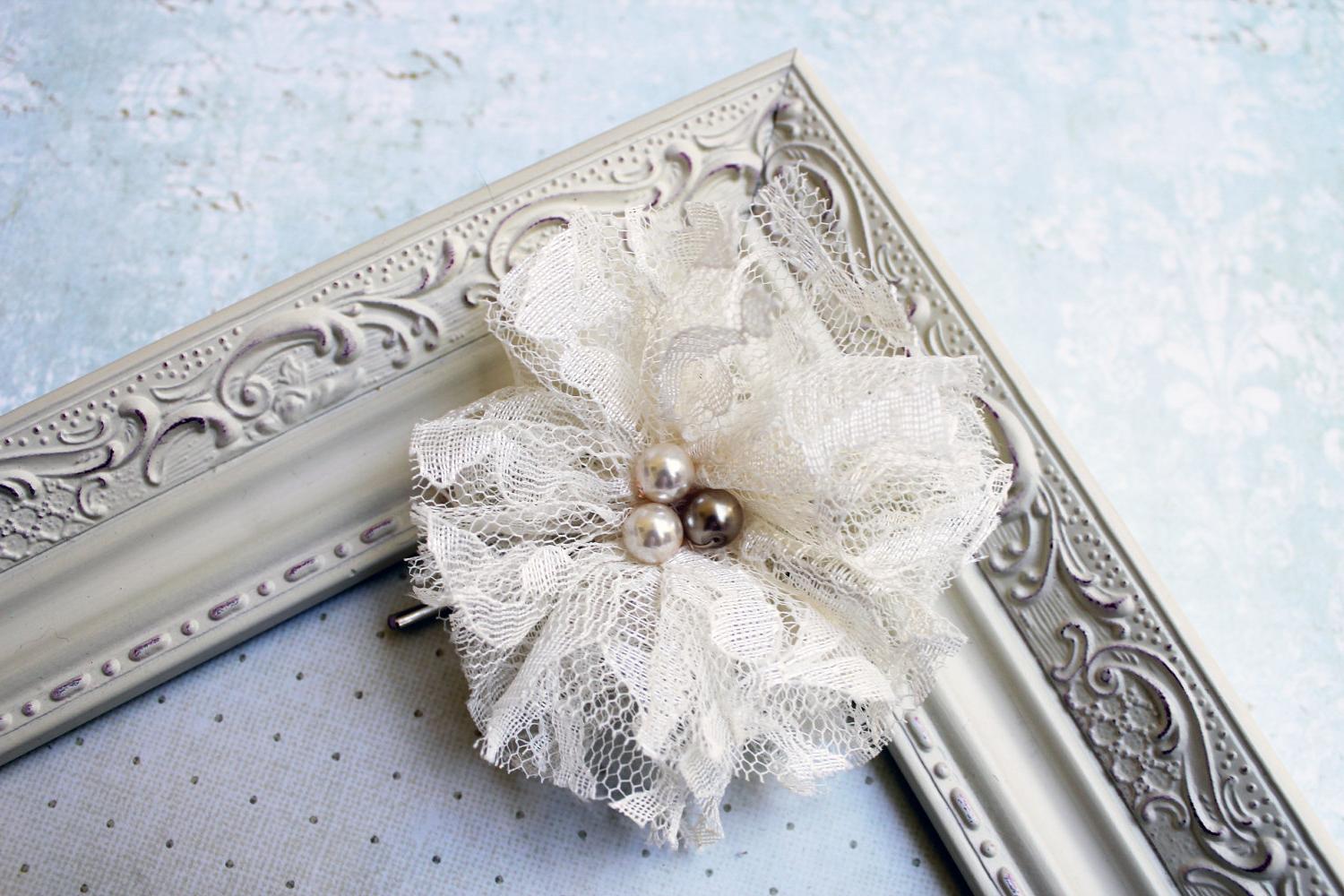 Ivory Lace hair clip,