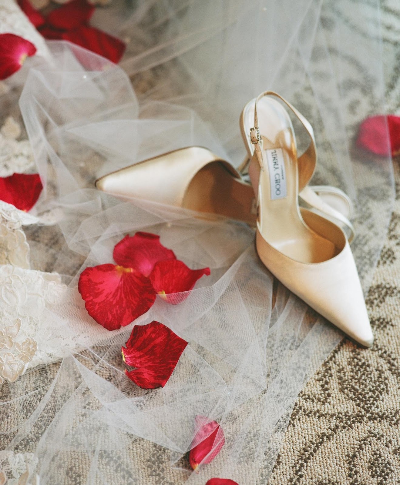 wedding shoes; wallpaper shoes