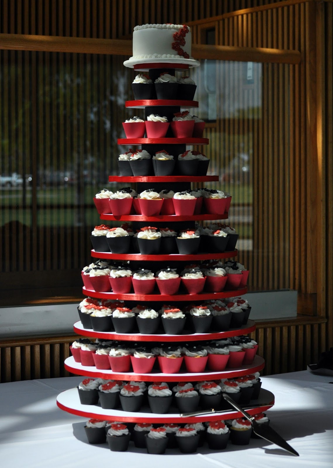 Black and Red Wedding Cupcake wedding cupcake