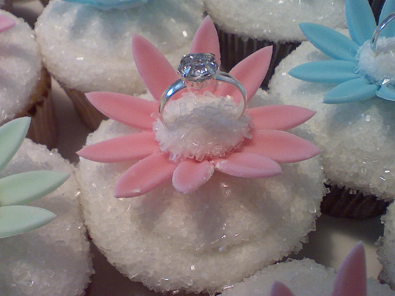 bridal-shower-cupcake-2-