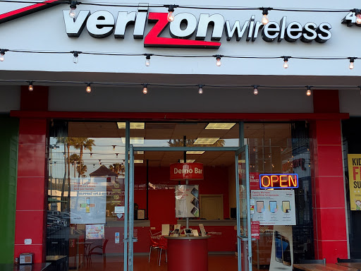 Cell Phone Store «Verizon Authorized Retailer - A Wireless», reviews and photos, 407 Pacific Coast Hwy #101, Redondo Beach, CA 90277, USA