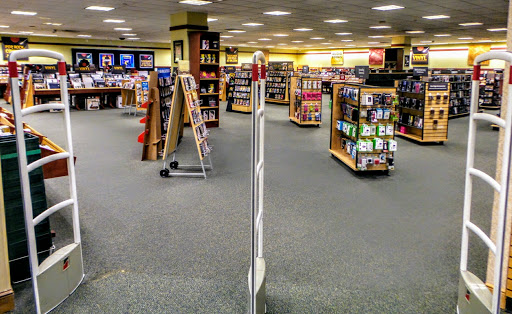 Book Store «Barnes & Noble», reviews and photos, 765 NJ-17, Paramus, NJ 07652, USA