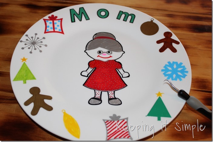 DIY-Personalized-Christmas-Dinner-Plates (6)
