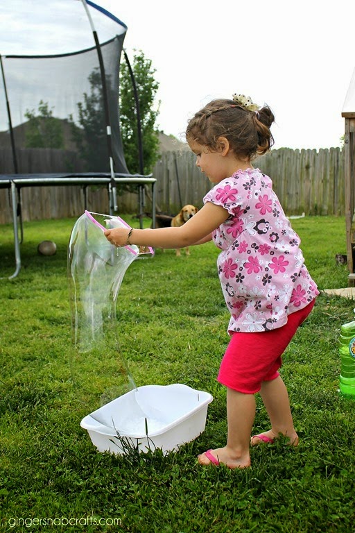 making giant bubbles