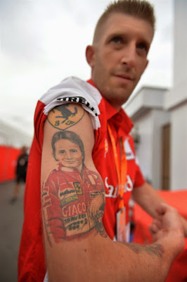 татуировка в честь Жиля Вильнева на руке болельщика на Гран-при Канады 2014