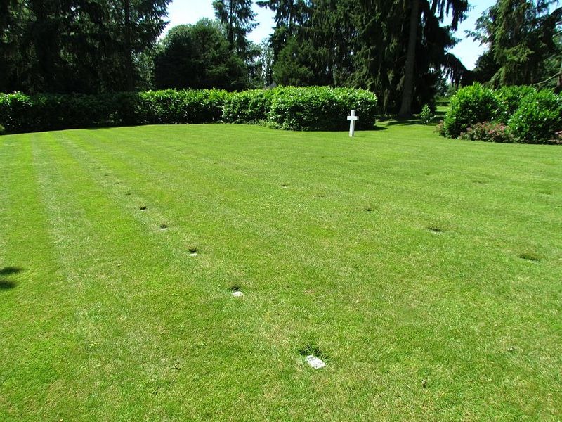 plot-e-oise-aisne-american-cemetery-2