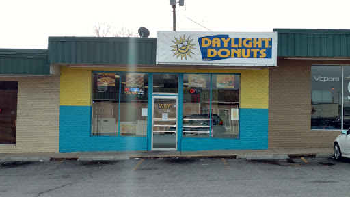 Restaurant «Daylight Donuts», reviews and photos, 611 2nd Ave E, Oneonta, AL 35121, USA