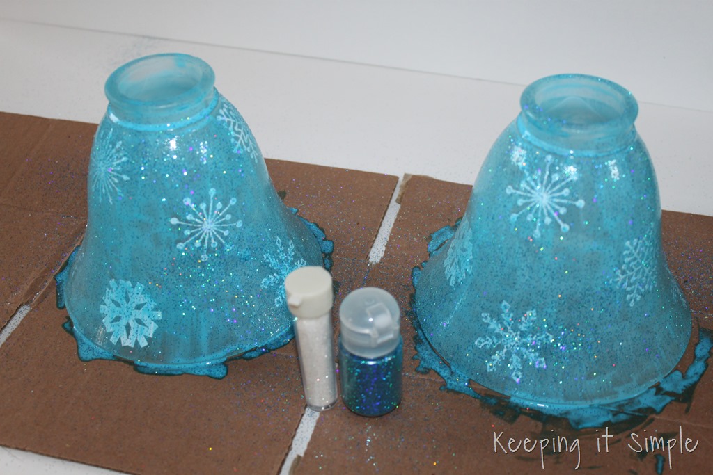[Holiday-turquoise-lights-with-glittery-snowflakes%2520%2520%25285%2529%255B3%255D.jpg]
