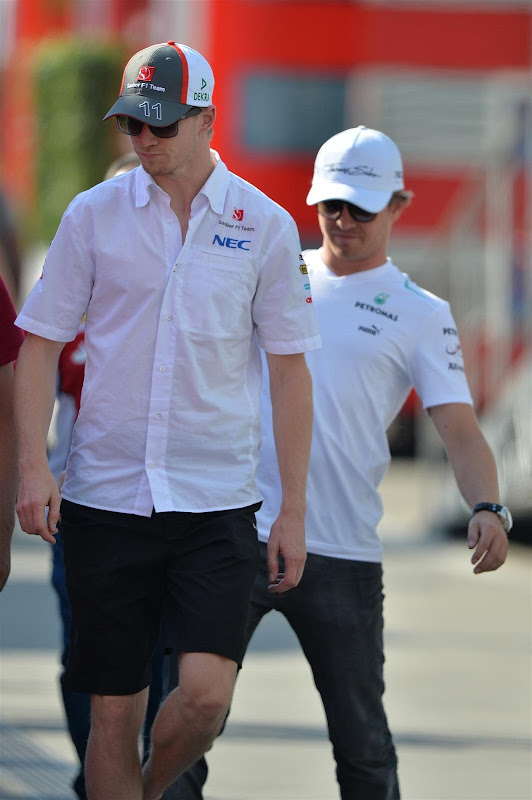 Нико Хюлькенберг и Нико Росберг позади на Гран-при Венгрии 2013
