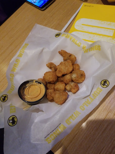 Chicken Wings Restaurant «Buffalo Wild Wings», reviews and photos, 20596 South La Grange Road, Frankfort, IL 60423, USA