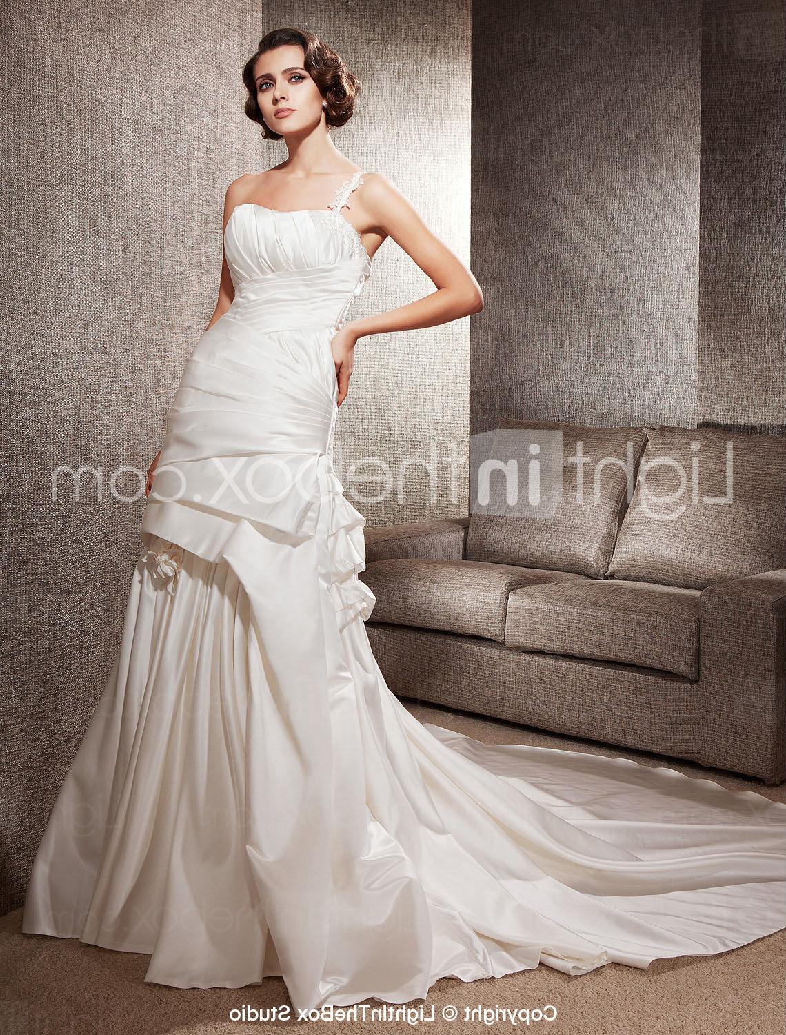 Side-draped Wedding Dress