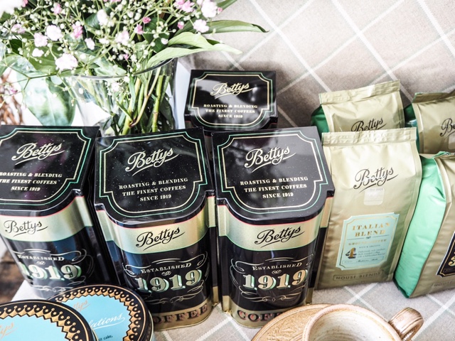 bettys-tea-room-cafe-afternoon-tea-tea-party-yorkshire-lifestyle-blogger-best-cake bettys-tea-room-cafe-afternoon-tea-tea-party-yorkshire-lifestyle-blogger-best-cake