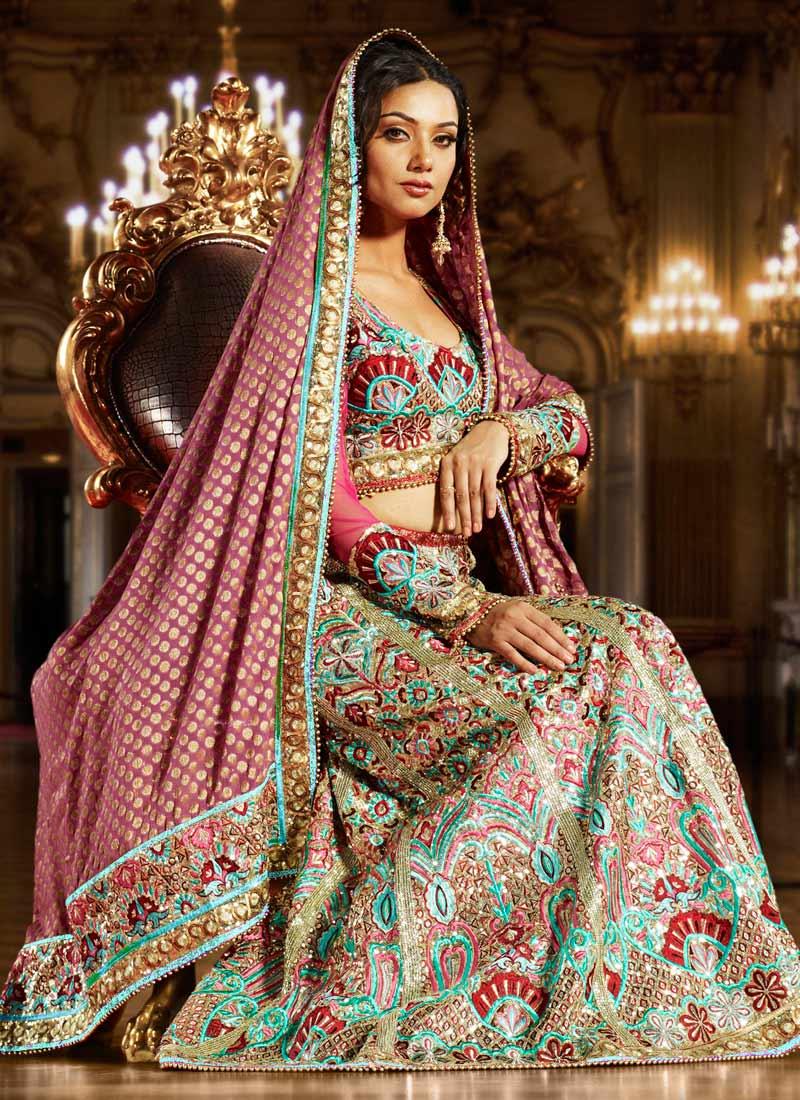 New-Designs-of-Bridal-Lehenga