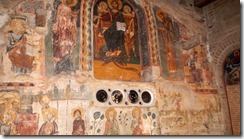 Herrliche Fresken im Inneren