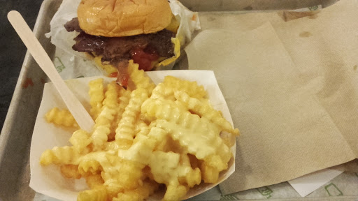 American Restaurant «Shake Shack», reviews and photos, 12 S Michigan Ave, Chicago, IL 60603, USA