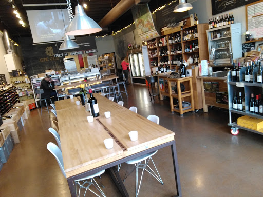 Wine Store «Blackbird Wine Shop», reviews and photos, 4323 NE Fremont St, Portland, OR 97213, USA