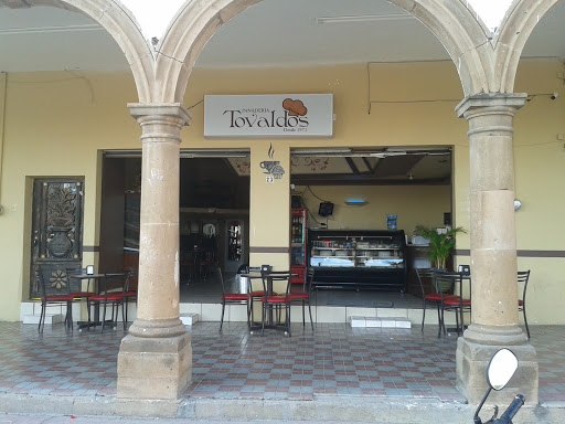 Panaderia y Cafeteria Tovaldos, Portal Adolfo Lopez Mateos No. 23, Centro, 47980 Degollado, Jal., México, Restaurantes o cafeterías | JAL