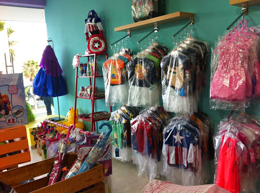 Princess & Heroes Boutique Disfraces, Privada de Avila #12. Parque La Castellana., Lomas de Angelópolis, 72830 San Andrés Cholula, Pue., México, Tienda de disfraces | PUE