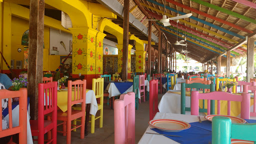 Restaurant Bar Doña Celia, Cerrada de Monte Albán Lt. 2 Mz. 21, Sector A, 70989 Bahía de Santa Cruz Huatulco, Oax., México, Restaurante | OAX